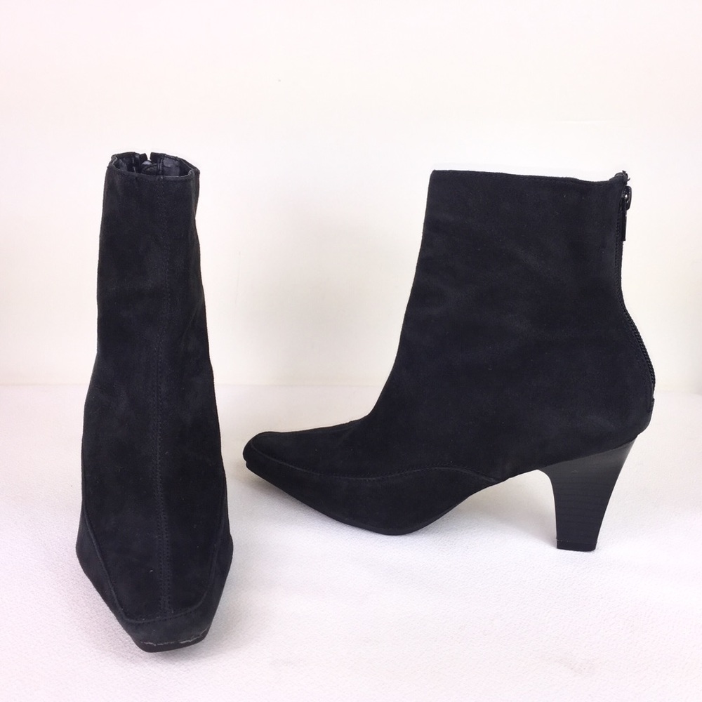 Aerosoles Black Suede Ankle Boots w/ Snip Toe